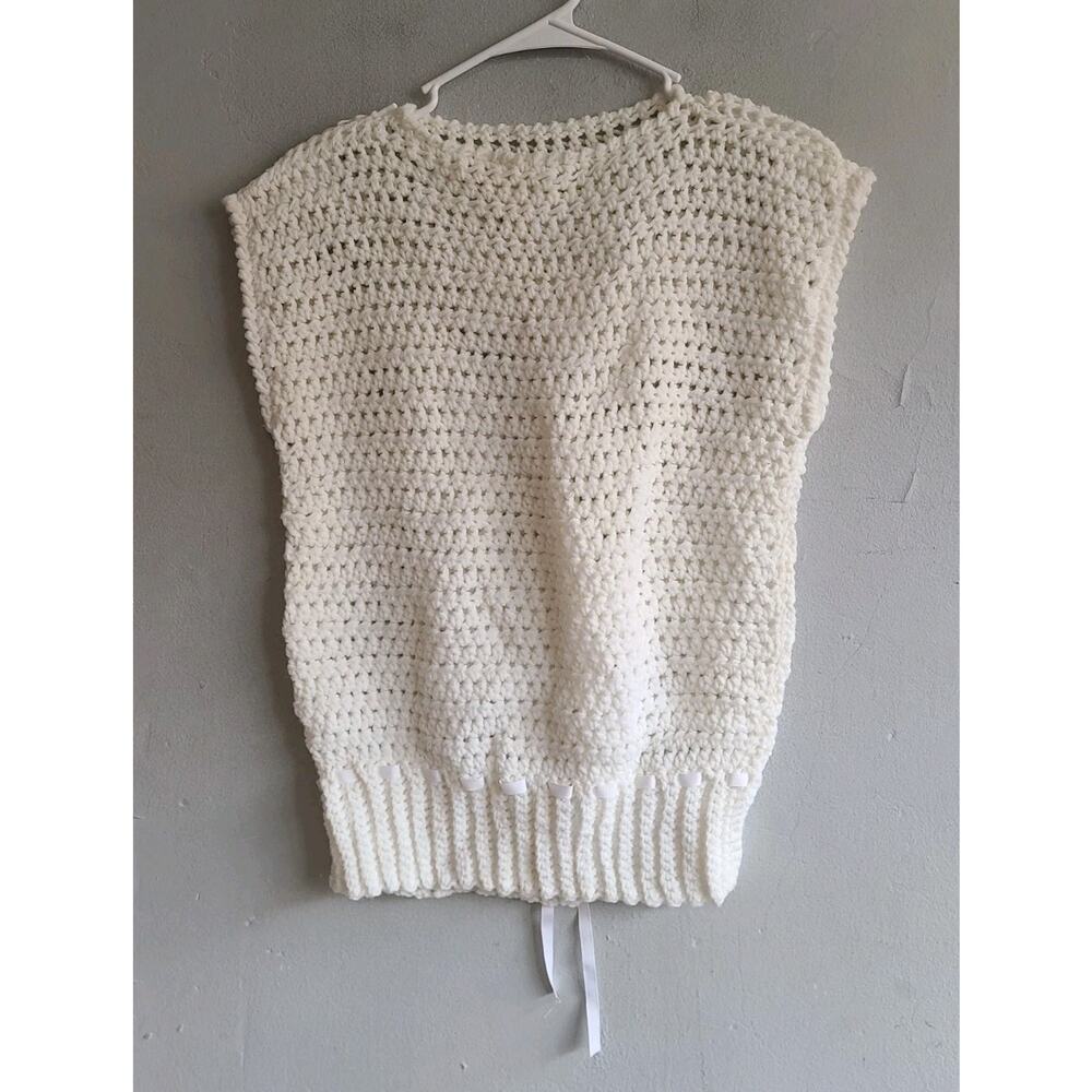 Vintage women's medium 1970s handmade crochet knit white sweater sleeveless